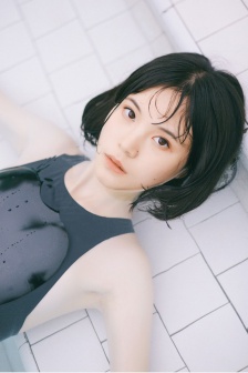 她在洗碗我在后面老扒